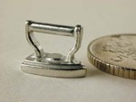 Sad iron 1/24th scale ( white metal )